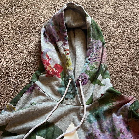 Adidas hoodie. Size small. - Picture 3 of 9